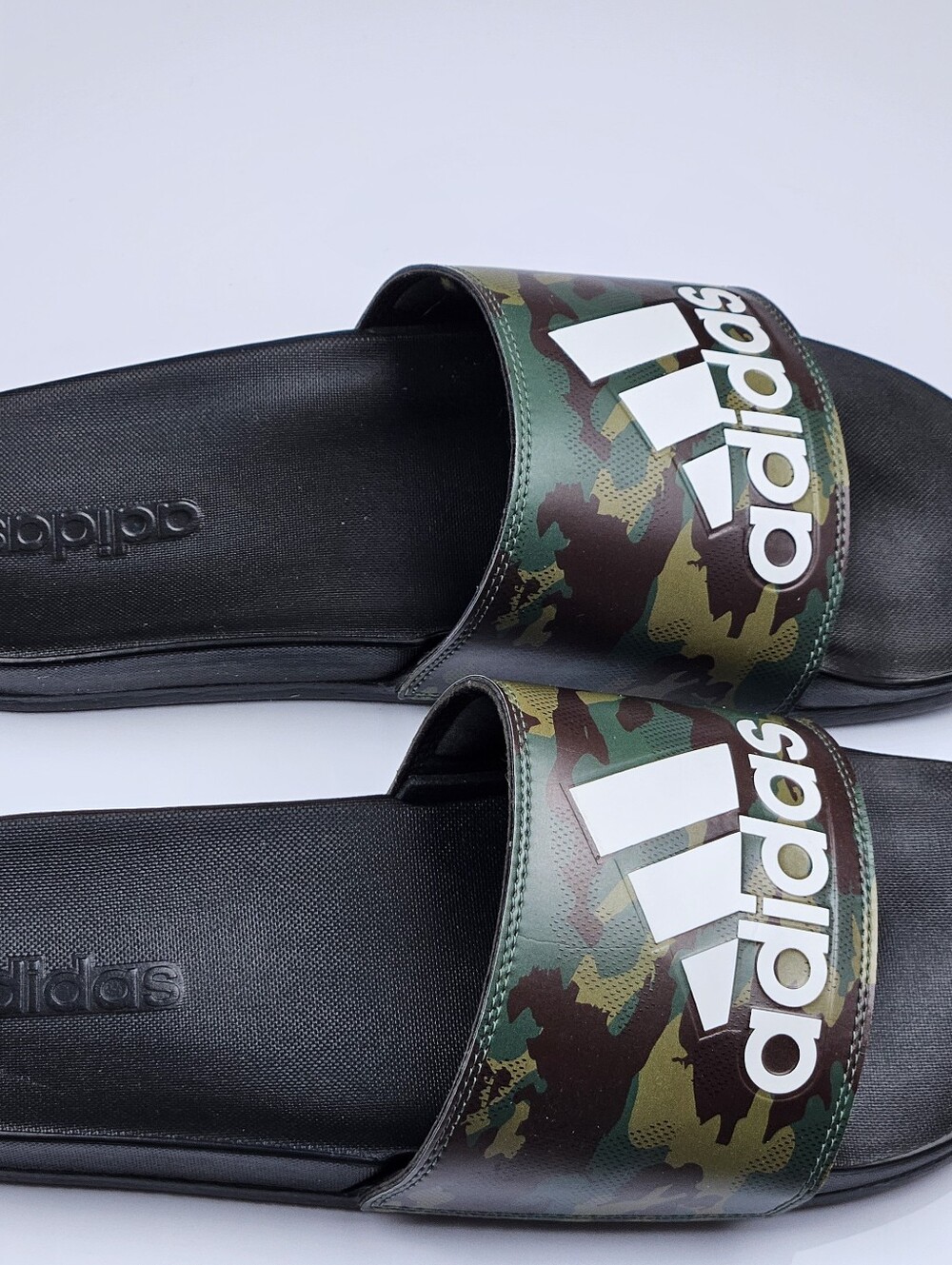 Adidas Men's Adilette Camouflage Slide Sandals in Black and Green Size 11 - Picture 2 of 8